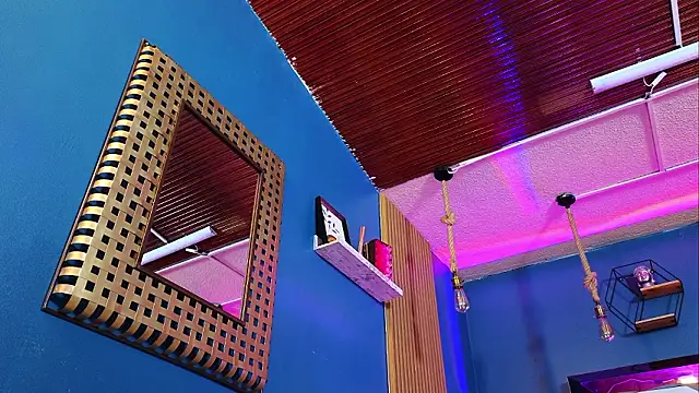 Snapshot of Ladyy_brownn chatting on February 13, 2026, 11:43 am Ladyy brownn online show from February 13, 2026, 11:43 am