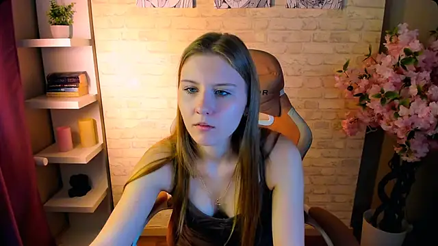 Caroline Desire  online show from February 24, 2026, 7:53 am