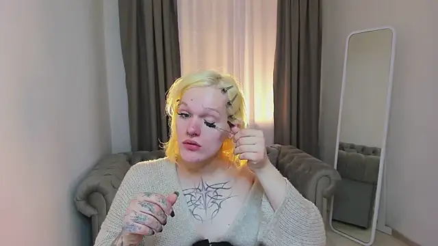 Lollita Morgan online show from April 16, 2026, 5:19 am