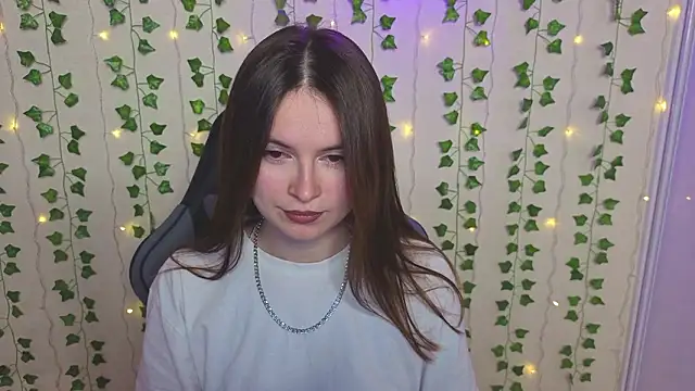 Snapshot of AliceIMonta chatting on February 27, 2026, 4:18 pm AliceIMonta online show from February 27, 2026, 4:18 pm