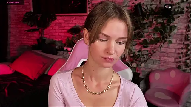 Crystal Kris online show from February 6, 2026, 5:36 am