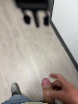 yolanda339 online show from April 13, 2026, 5:06 pm