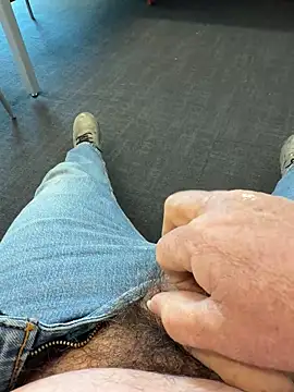 yolanda339 online show from April 9, 2026, 2:34 pm