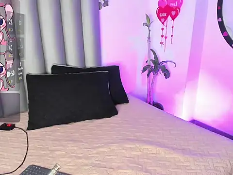 Miaa-Foxx online show from March 16, 2026, 8:22 pm