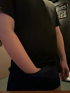 Snapshot of yuuuuusuke00 chatting on February 5, 2026, 3:24 am yuuuuusuke00 online show from February 5, 2026, 3:24 am