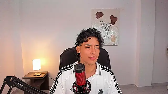 paisa hotx online show from February 8, 2026, 10:51 pm