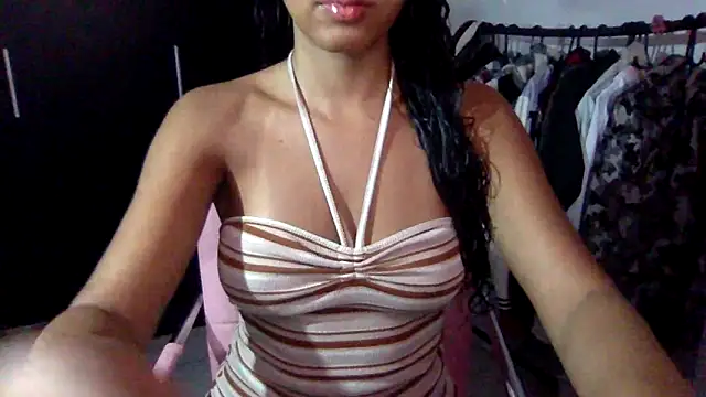 BaddieGirl199 online show from May 5, 2026, 7:39 pm