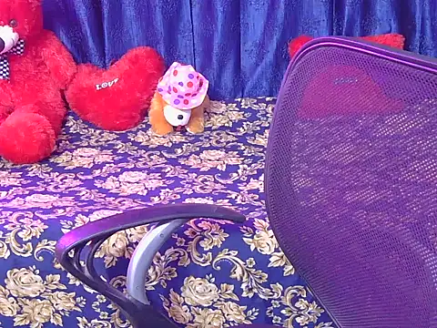 cute-manvii online show from February 23, 2026, 5:52 am