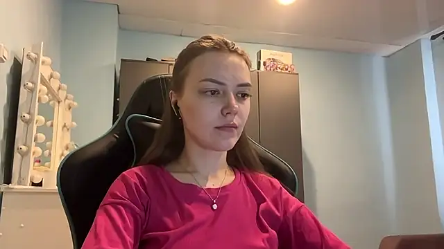 AndreeMerryman online show from April 5, 2026, 4:08 am