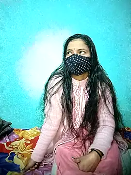 18 year old girl online show from February 11, 2026, 3:39 am