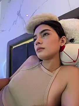 Doll Alaia  online show from February 12, 2026, 10:59 am