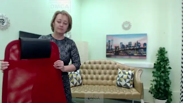 MONA W online show from April 8, 2026, 11:12 am