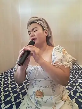 Zyramae 25 online show from April 11, 2026, 6:10 am