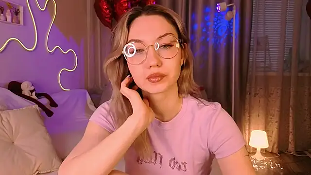 Snapshot of lusciousslily chatting on February 26, 2026, 1:38 am lusciousslily online show from February 26, 2026, 1:38 am