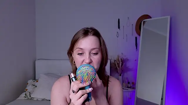 CandiceKingzzz online show from March 13, 2026, 2:00 pm