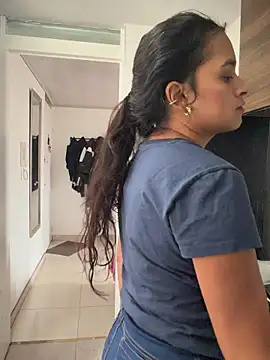 LunaHeat online show from March 6, 2026, 3:07 pm