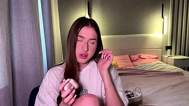 Snapshot of RizzaSoftChaos chatting on February 12, 2026, 7:41 am RizzaSoftChaos online show from February 12, 2026, 7:41 am