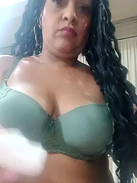 SabrinaColin online show from April 18, 2026, 3:42 am