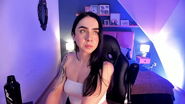Luna tagliaferri online show from July 10, 2026, 7:14 pm