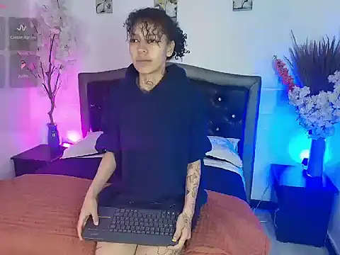 HannahBlue  online show from February 16, 2026, 12:15 pm