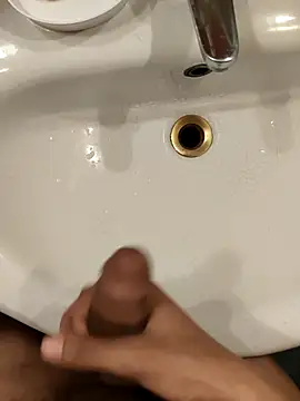 marcooo22annni online show from March 8, 2026, 10:46 pm