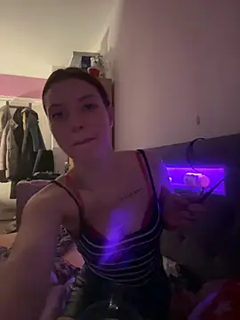 Snapshot of SofieKayla chatting on February 2, 2026, 9:25 pm SofieKayla online show from February 2, 2026, 9:25 pm