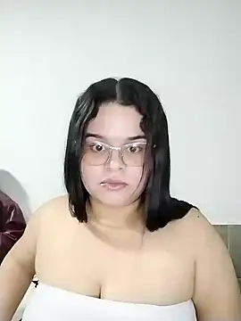SamanthaStonee online show from May 13, 2026, 1:01 am