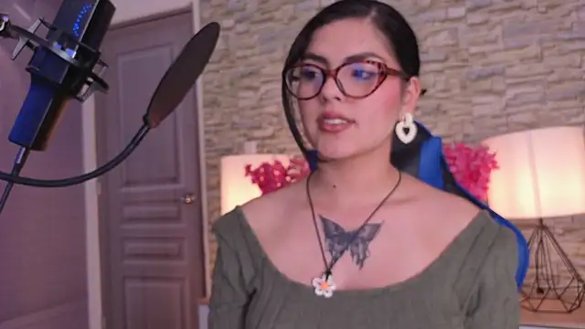 Snapshot of butterflyx39 chatting on May 26, 2026, 8:40 pm butterflyx39 online show from May 26, 2026, 8:40 pm