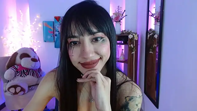 FIORELLA L online show from May 11, 2026, 4:04 pm