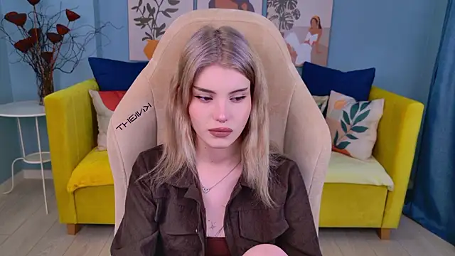 ScarletBlackwood online show from March 24, 2026, 4:56 am