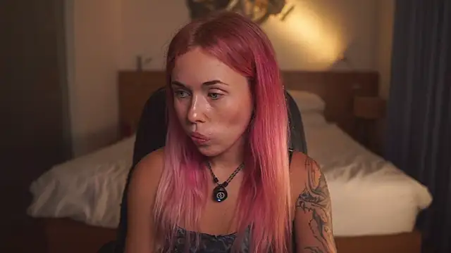 Sarah Pink online show from March 26, 2026, 1:53 pm