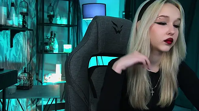 MaoqiBeverly online show from February 21, 2026, 5:15 pm