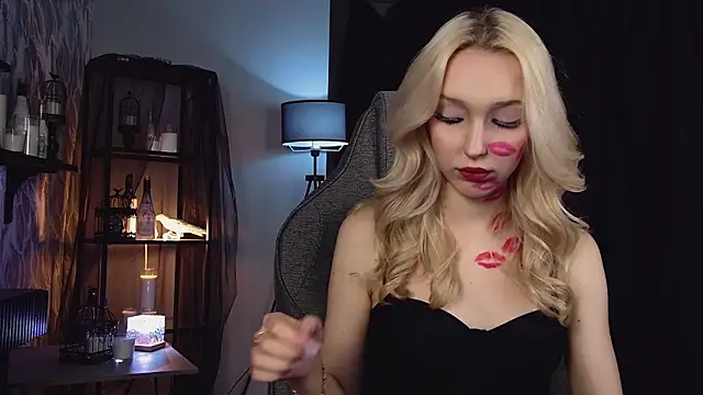 MaoqiBeverly online show from February 13, 2026, 7:25 pm