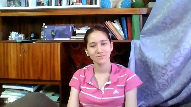 NickiKisinger online show from April 5, 2026, 5:14 am