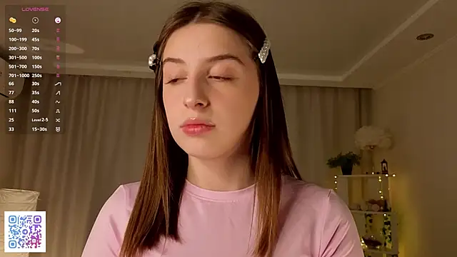 Snapshot of LeanneDinkle chatting on February 24, 2026, 4:46 am LeanneDinkle online show from February 24, 2026, 4:46 am