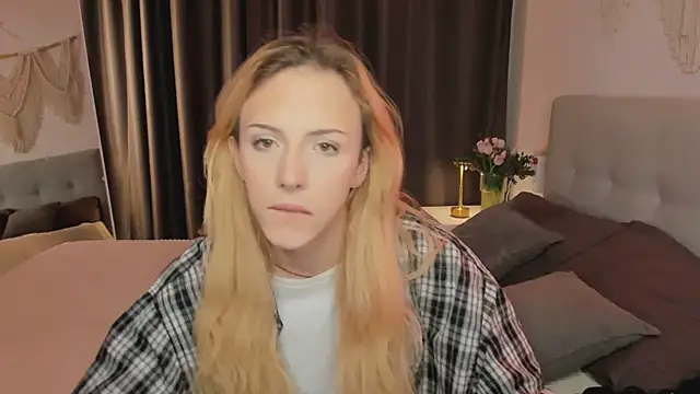 Tiffany  King online show from April 15, 2026, 5:24 am