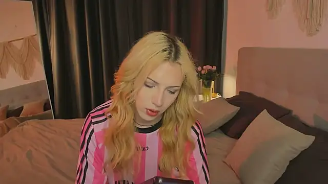Tiffany  King online show from July 6, 2026, 11:06 am