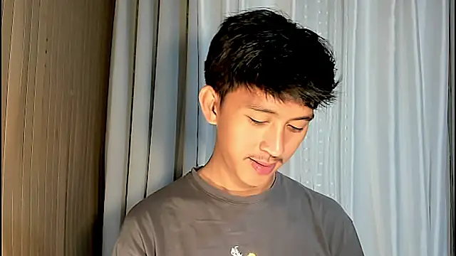  andrie69  online show from April 10, 2026, 7:10 pm