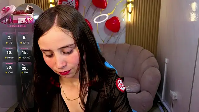 Snapshot of Ariana18_b chatting on February 23, 2026, 1:01 pm Ariana18 b online show from February 23, 2026, 1:01 pm