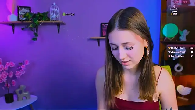 arianaa cat online show from May 24, 2026, 11:48 pm