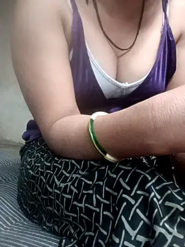 Snapshot of Annuhot143 chatting on February 10, 2026, 8:46 am Annuhot143 online show from February 10, 2026, 8:46 am