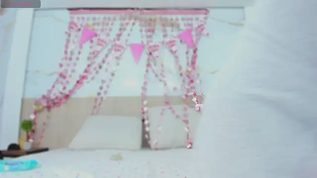 rebecca ponce  online show from February 13, 2026, 6:52 pm