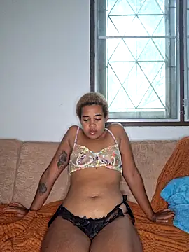 Snapshot of Seductive_Simon333 chatting on February 20, 2026, 8:16 am Seductive Simon333 online show from February 20, 2026, 8:16 am