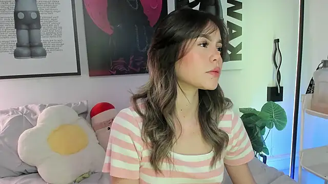 Snapshot of Hey_lucy__ chatting on April 29, 2026, 11:25 am Hey lucy online show from April 29, 2026, 11:25 am