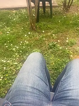 missgirl88 online show from April 15, 2026, 12:10 pm