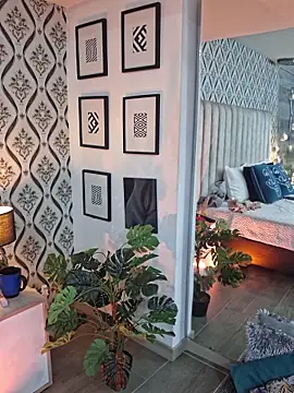 Eva Monroes online show from March 22, 2026, 5:32 am