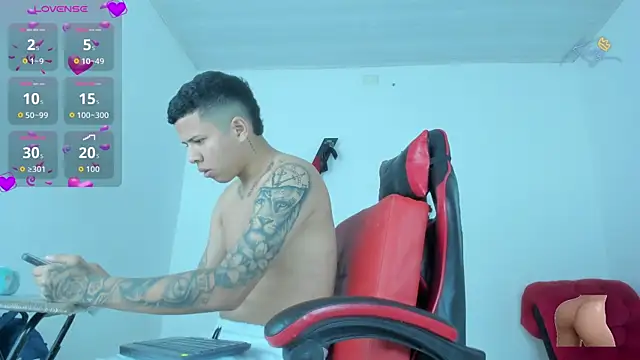 Snapshot of Steven_and_Camilo18 chatting on February 25, 2026, 11:21 am Steven and Camilo18 online show from February 25, 2026, 11:21 am