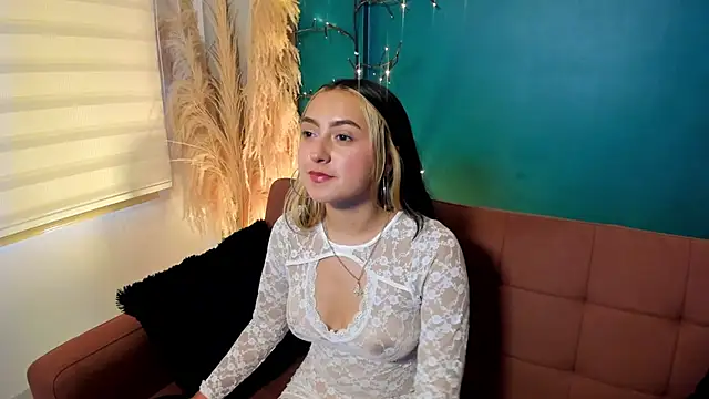 Snapshot of Giselle_Laurens_ chatting on February 11, 2026, 9:14 pm Giselle Laurens online show from February 11, 2026, 9:14 pm