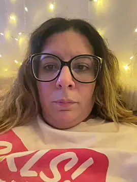 JasmineGlow7 online show from June 3, 2026, 9:52 pm