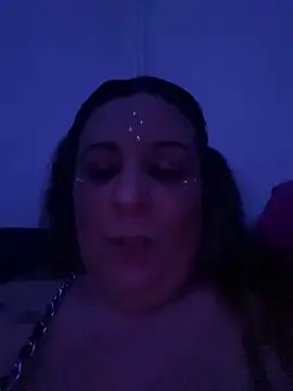 JasmineGlow7 online show from April 11, 2026, 11:41 pm